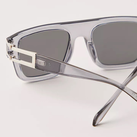 Free People Summer Daze Aviator Sunglasses NWT MSRP $30 - Picture 2 of 4